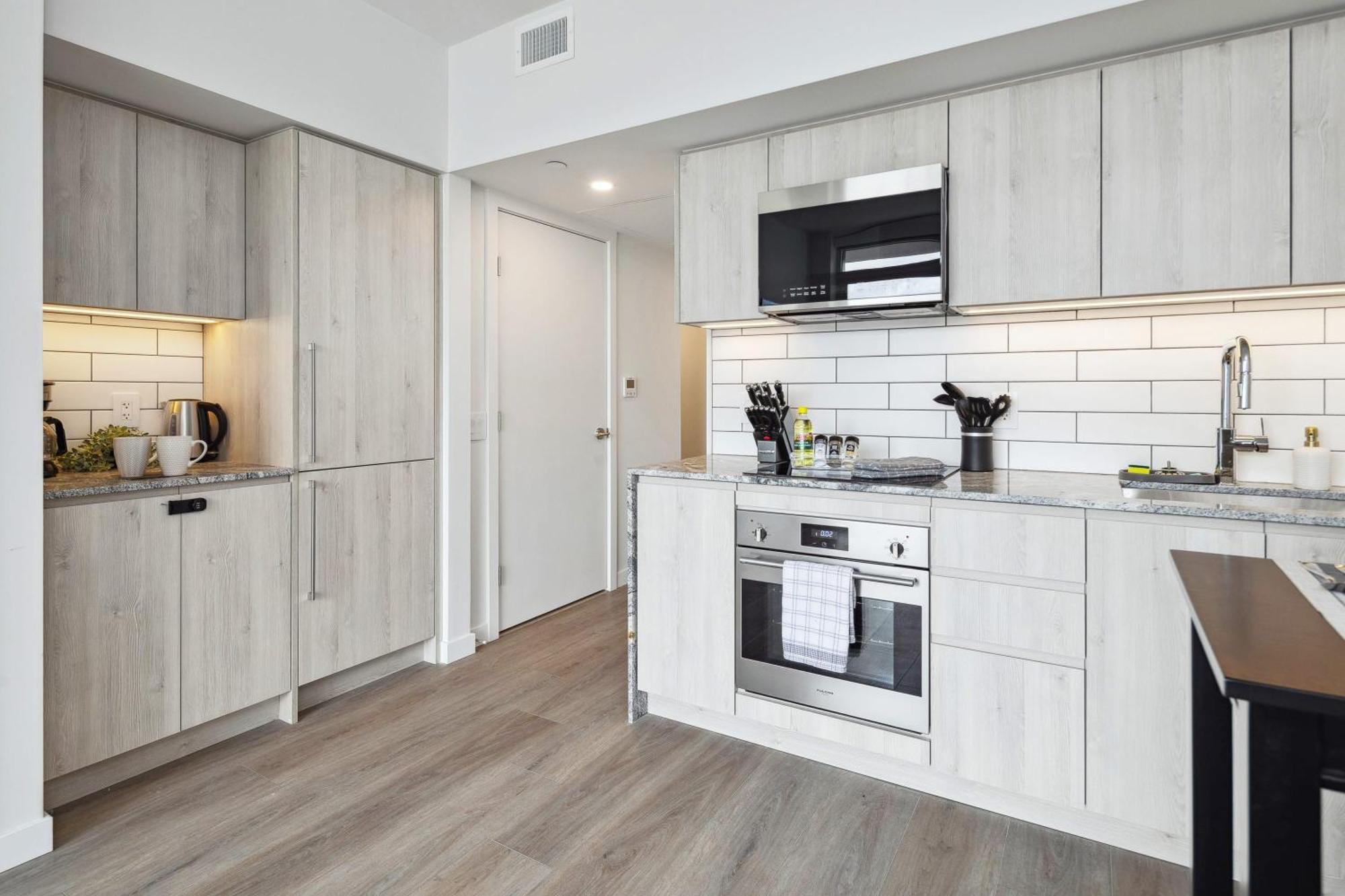 Brand New City Apt In Downtown バンクーバー エクステリア 写真
