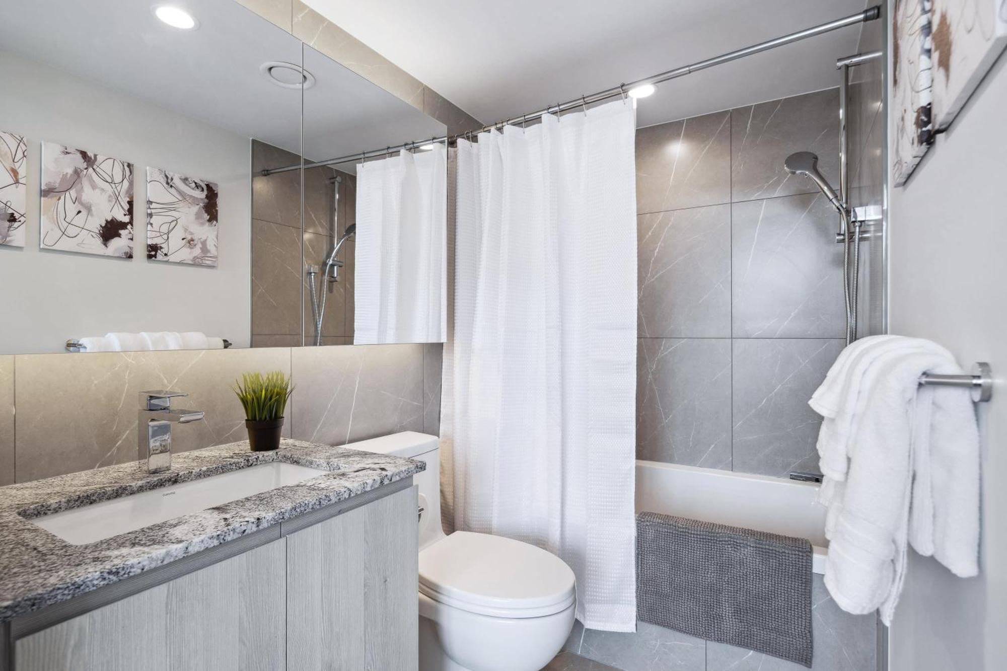 Brand New City Apt In Downtown バンクーバー エクステリア 写真